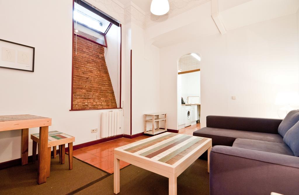 Apartamentos Madrid Retiro Rum bild